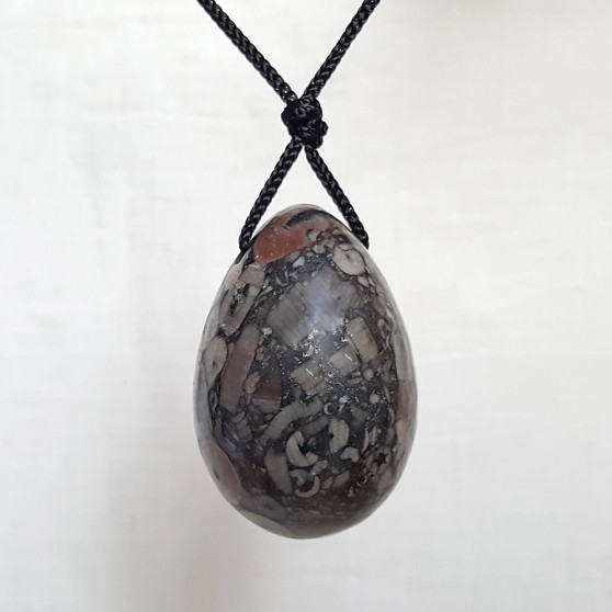 Kamenné vajce s otvorom Yoni Spirit skamenený koral (YOS21)